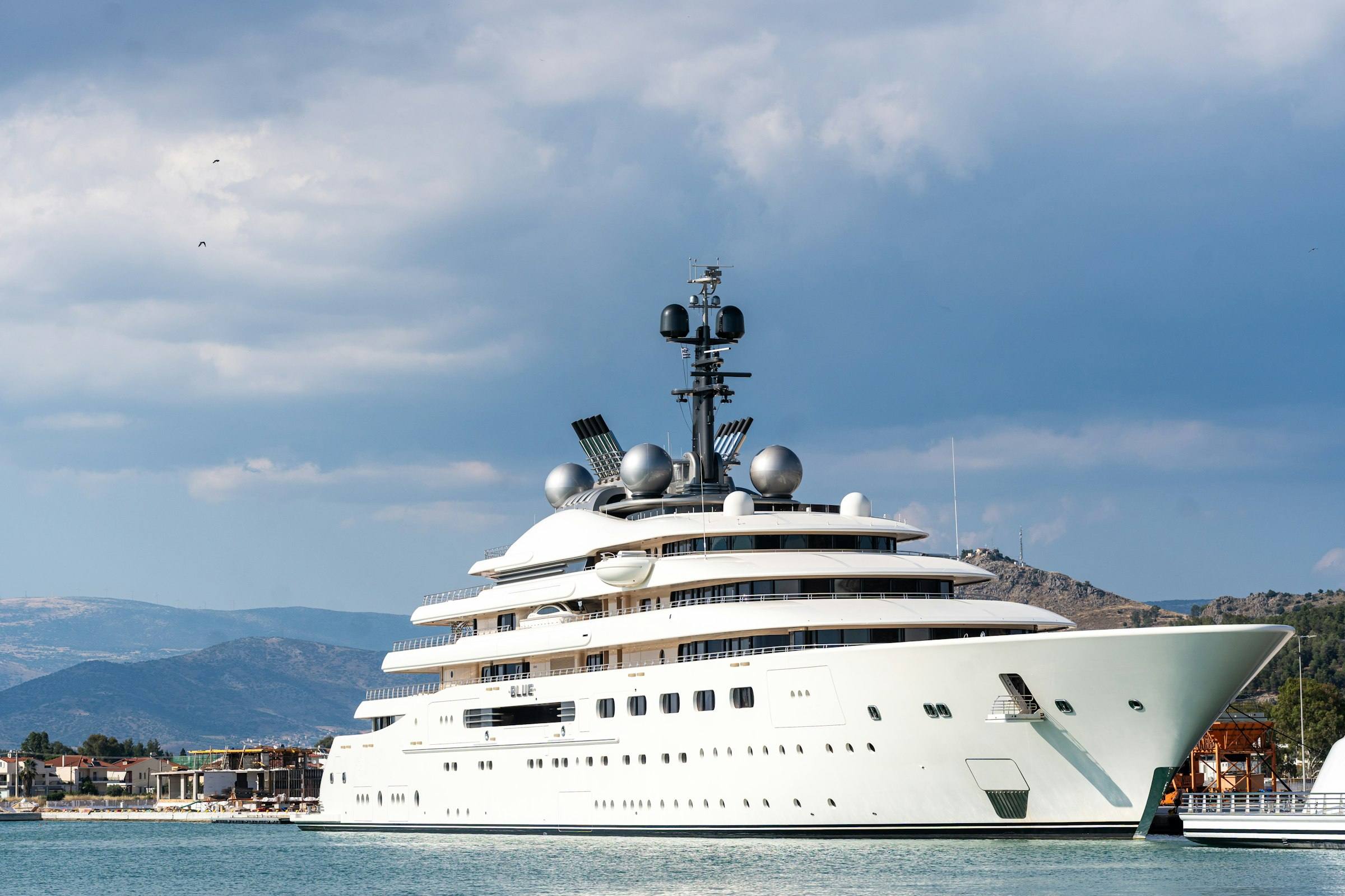 120' Tri-Deck Superyacht